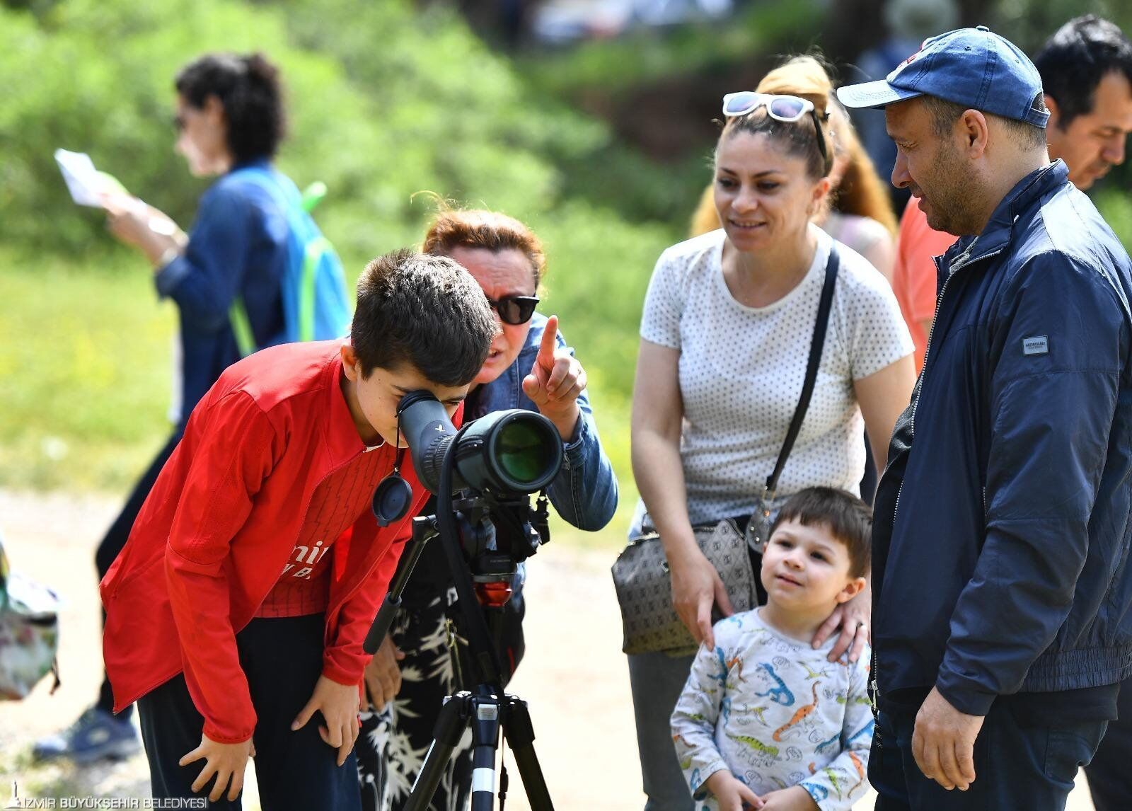 İzmir'de “Parkta Etkinlik Var” programı: Binlerce vatandaş katıldı! 2026