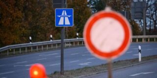 A43 wegen brückenarbeiten ab heute tagelang vollgesperrt: live-verkehrsticker für dortmund 2026