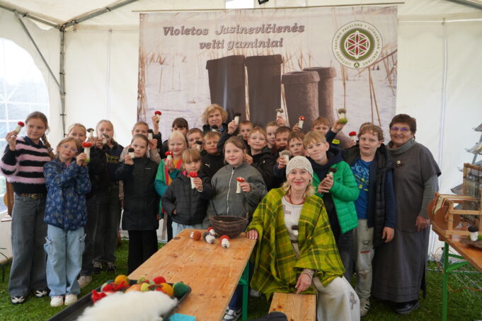 „amatų dienos 2026“ – trys dienos kūrybos ir gyvųjų tradicijų 2026 - teisingumas - iustitia. Bg Amatų dienos „amatų dienos 2026“ – trys dienos kūrybos ir gyvųjų tradicijų 2026 amat dienos 2026 trys dienos rybos gyv tradicij 2026 amatų dienos iustitia. Bg gimtasis rokiškis
bagdoniškio kaime, rokiškio rajone, įsikūrusioje tradicinių amatų studijoje tris dienas vyko „amatų dienos 2026“. Renginys kvietė vaikus ir jaunimą... „amatų dienos 2026“ – trys dienos kūrybos ir gyvųjų tradicijų 2026 2026-09-25 08:03:24 teisingumas - iustitia. Bg amatų dienos