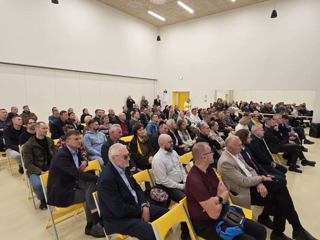 Augančio sendvario rūpesčiai – prie vieno stalo su ministru ir „via lietuva“ 2026 - teisingumas - iustitia. Bg Via lietuva augančio sendvario rūpesčiai – prie vieno stalo su ministru ir „via lietuva“ 2026 augan sendvario pes iai prie vieno stalo ministru via l 5 via lietuva iustitia. Bg susisiekimo ministras j. Taminskas, „via lietuva“ vadovas m. Gedaminskas ir klaipėdos rajono savivaldybės meras b. Markauskas bei administracijos direktorius jevgenijus... Augančio sendvario rūpesčiai – prie vieno stalo su ministru ir „via lietuva“ 2026 2026-09-25 11:04:13 teisingumas - iustitia. Bg via lietuva