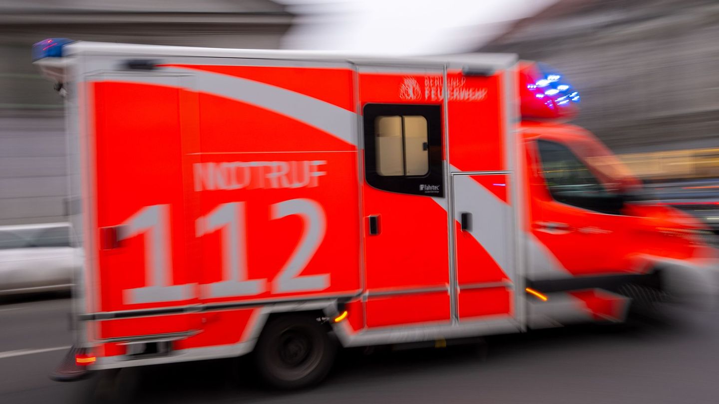 Bad-kreuznach: flüssigkeitsattacke auf afd-stand – neun verletzte 2026