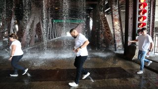 Chicago River bridge gets stuck after lifting for boat to pass 2026