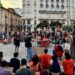 Cientos de personas llenan la plaza del ayuntamiento de valència "por todas las maricarmen" y exigen la aprobación del real decreto de vivienda 2026
