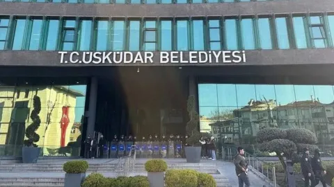 Üsküdar Belediyesi’ne operasyon: Başkan Yardımcıları gözaltına alındı 2026