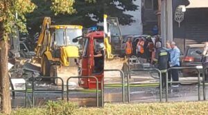 Foto/ shkatërrim, kaos dhe të plagosur! Çfarë la pas shpërthimi në karburantin te “brryli”, detajet e ngjarjes dhe hetimet e policisë 2026 foto shkat rrim kaos dhe plagosur far pas shp rthimi ka 1 një shpërthim i fuqishëm ka tronditur mëngjesin e sotëm zonën e bërrylit në tiranë (9 shtator), duke shkaktuar... Iustitia. Bg foto/ shkatërrim, kaos dhe të plagosur! Çfarë la pas shpërthimi në karburantin te “brryli”, detajet e ngjarjes dhe hetimet e policisë 2026 2026-09-09 07:51:36 юстиция