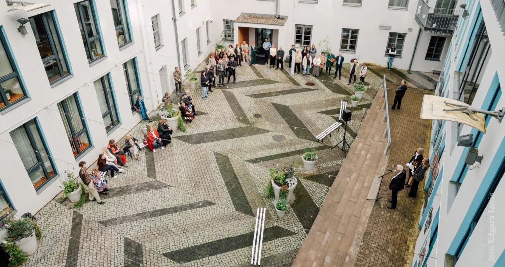 Lielākais ikgadējais fotopasākums fotogalerija + raksts: talsos aizvadīts lielākais ikgadējais fotopasākums latvijā 2026 fotogalerija raksts talsos aizvad liel kais ikgad jais 12 lielākais ikgadējais fotopasākums šobrīd talsu kultūras centrā apskatāmas pat vairākas fotogrāfu izstādes&nbsp;– ne tikai divos centra stāvos, bet arī... Iustitia. Bg fotogalerija + raksts: talsos aizvadīts lielākais ikgadējais fotopasākums latvijā 2026 2026-09-25 13:33:19 taisnīgums - iustitia. Bg lielākais ikgadējais fotopasākums