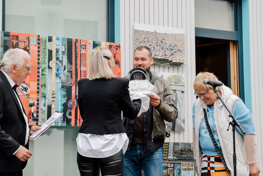 Lielākais ikgadējais fotopasākums fotogalerija + raksts: talsos aizvadīts lielākais ikgadējais fotopasākums latvijā 2026 fotogalerija raksts talsos aizvad liel kais ikgad jais 15 lielākais ikgadējais fotopasākums šobrīd talsu kultūras centrā apskatāmas pat vairākas fotogrāfu izstādes&nbsp;– ne tikai divos centra stāvos, bet arī... Iustitia. Bg fotogalerija + raksts: talsos aizvadīts lielākais ikgadējais fotopasākums latvijā 2026 2026-09-25 13:33:19 taisnīgums - iustitia. Bg lielākais ikgadējais fotopasākums