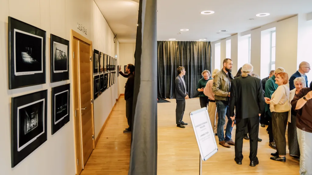 Lielākais ikgadējais fotopasākums fotogalerija + raksts: talsos aizvadīts lielākais ikgadējais fotopasākums latvijā 2026 fotogalerija raksts talsos aizvad liel kais ikgad jais 42 lielākais ikgadējais fotopasākums šobrīd talsu kultūras centrā apskatāmas pat vairākas fotogrāfu izstādes&nbsp;– ne tikai divos centra stāvos, bet arī... Iustitia. Bg fotogalerija + raksts: talsos aizvadīts lielākais ikgadējais fotopasākums latvijā 2026 2026-09-25 13:33:19 taisnīgums - iustitia. Bg lielākais ikgadējais fotopasākums