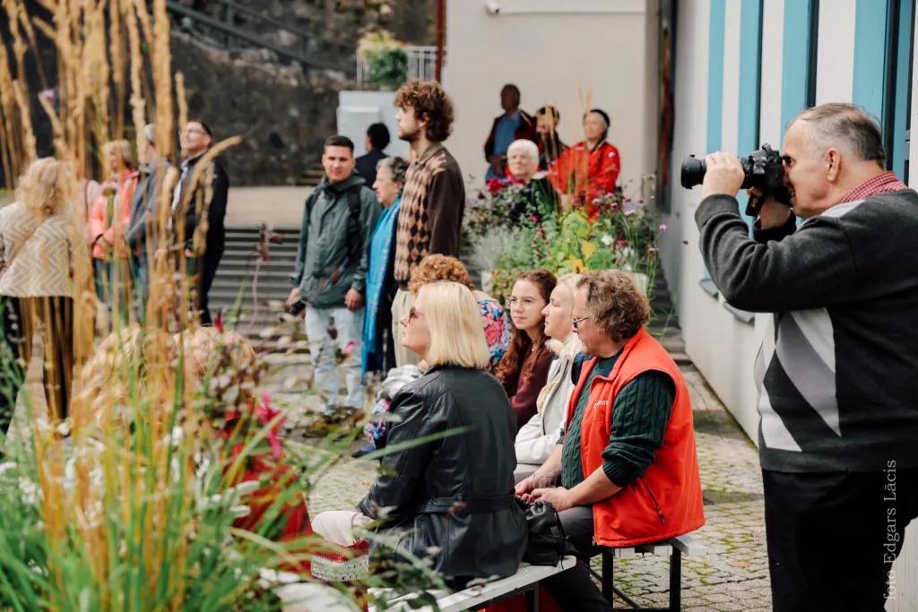 Lielākais ikgadējais fotopasākums fotogalerija + raksts: talsos aizvadīts lielākais ikgadējais fotopasākums latvijā 2026 fotogalerija raksts talsos aizvad liel kais ikgad jais 7 lielākais ikgadējais fotopasākums šobrīd talsu kultūras centrā apskatāmas pat vairākas fotogrāfu izstādes&nbsp;– ne tikai divos centra stāvos, bet arī... Iustitia. Bg fotogalerija + raksts: talsos aizvadīts lielākais ikgadējais fotopasākums latvijā 2026 2026-09-25 13:33:19 taisnīgums - iustitia. Bg lielākais ikgadējais fotopasākums