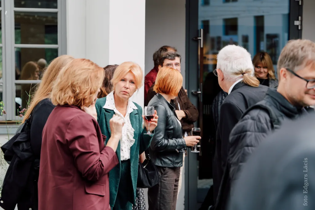 Lielākais ikgadējais fotopasākums fotogalerija + raksts: talsos aizvadīts lielākais ikgadējais fotopasākums latvijā 2026 fotogalerija raksts talsos aizvad liel kais ikgad jais 9 lielākais ikgadējais fotopasākums šobrīd talsu kultūras centrā apskatāmas pat vairākas fotogrāfu izstādes&nbsp;– ne tikai divos centra stāvos, bet arī... Iustitia. Bg fotogalerija + raksts: talsos aizvadīts lielākais ikgadējais fotopasākums latvijā 2026 2026-09-25 13:33:19 taisnīgums - iustitia. Bg lielākais ikgadējais fotopasākums
