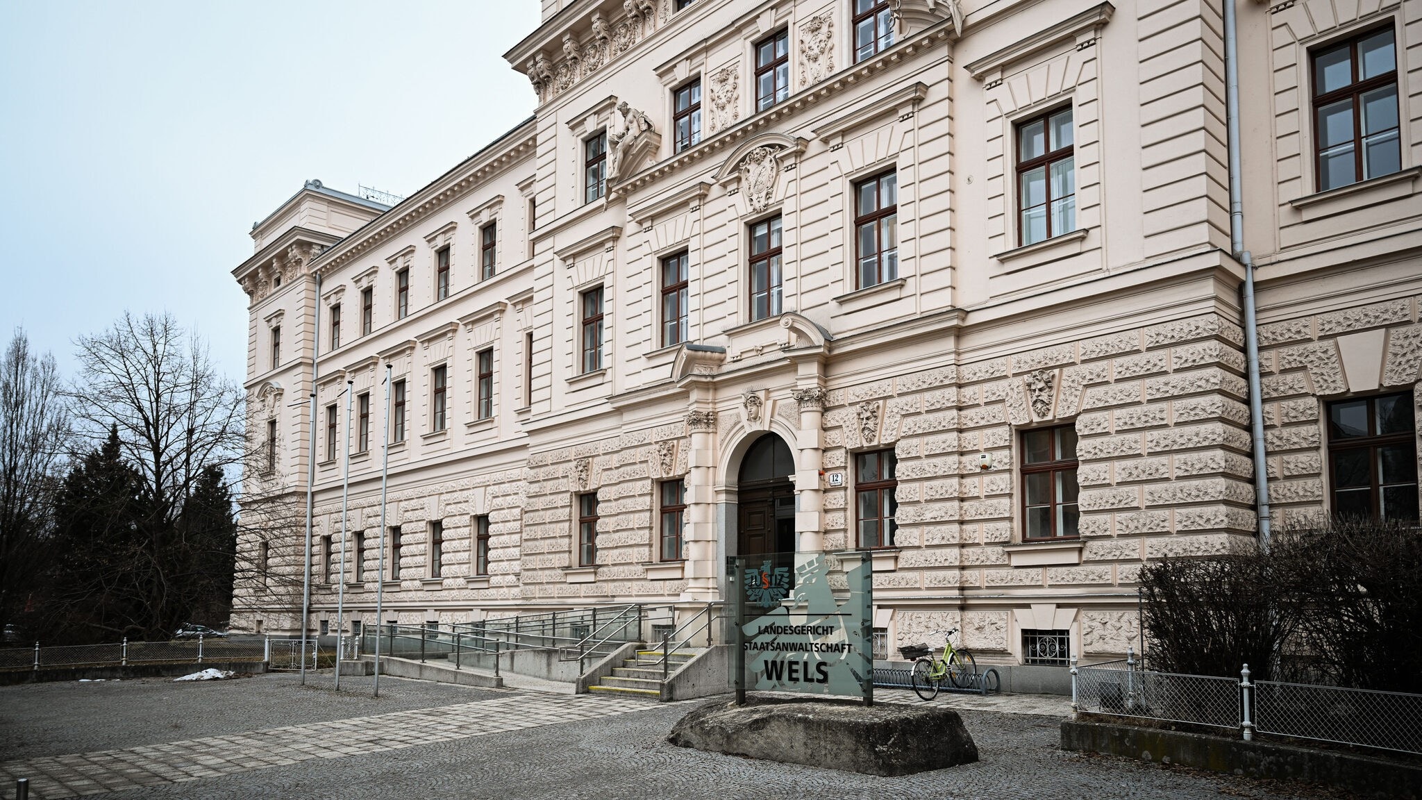 Zu haft verurteilt - gastarbeiter missbrauchte zehnjähriges mädchen 2026