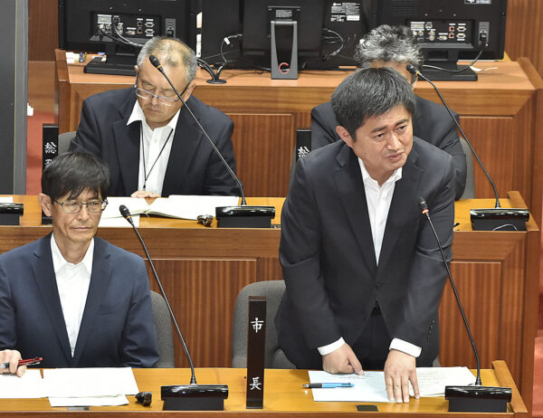 山口県に核のゴミはいらぬ 柳井市議会が反対決議を可決 上関町への中間貯蔵施設計画めぐり住民運動の成果結実 2026 - 正義 山口県に核のゴミはいらぬ 柳井市議会が反対決議を可決 上関町への中間貯蔵施設計画めぐり住民運動の成果結実 2026 hairanu jing huiga shang henozhong megurizhu 2026 3 (2026年9月7日付掲載)
柳井市議会に提出された中間貯蔵施設建設反対決議は、9議員の賛成により可決した(3日)
<span style="font-family: arial, helvetica,... Iustitia. Bg 山口県に核のゴミはいらぬ 柳井市議会が反対決議を可決 上関町への中間貯蔵施設計画めぐり住民運動の成果結実 2026 2026-09-15 07:55:28 正義
