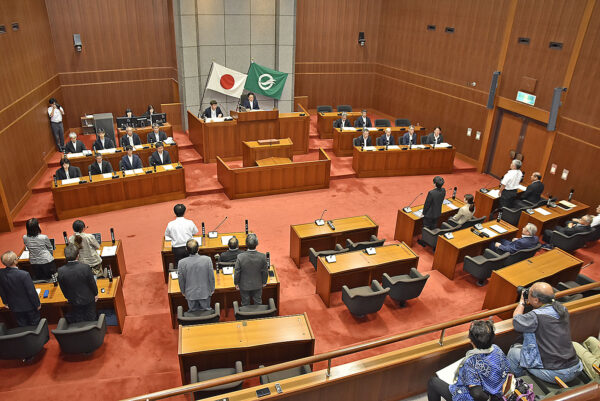 山口県に核のゴミはいらぬ 柳井市議会が反対決議を可決 上関町への中間貯蔵施設計画めぐり住民運動の成果結実 2026 - 正義 山口県に核のゴミはいらぬ 柳井市議会が反対決議を可決 上関町への中間貯蔵施設計画めぐり住民運動の成果結実 2026 hairanu jing huiga shang henozhong megurizhu 2026 (2026年9月7日付掲載)
柳井市議会に提出された中間貯蔵施設建設反対決議は、9議員の賛成により可決した(3日)
<span style="font-family: arial, helvetica,... Iustitia. Bg 山口県に核のゴミはいらぬ 柳井市議会が反対決議を可決 上関町への中間貯蔵施設計画めぐり住民運動の成果結実 2026 2026-09-15 07:55:28 正義