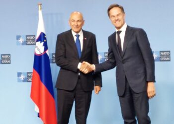 Janša in rutte na srečanju v bruslju – o zanesljivosti slovenskega članstva v natu ni dvomov, nekdo bo moral odgovarjati za škandal zaradi odpovedi nabave oklepnikov boxer 2026