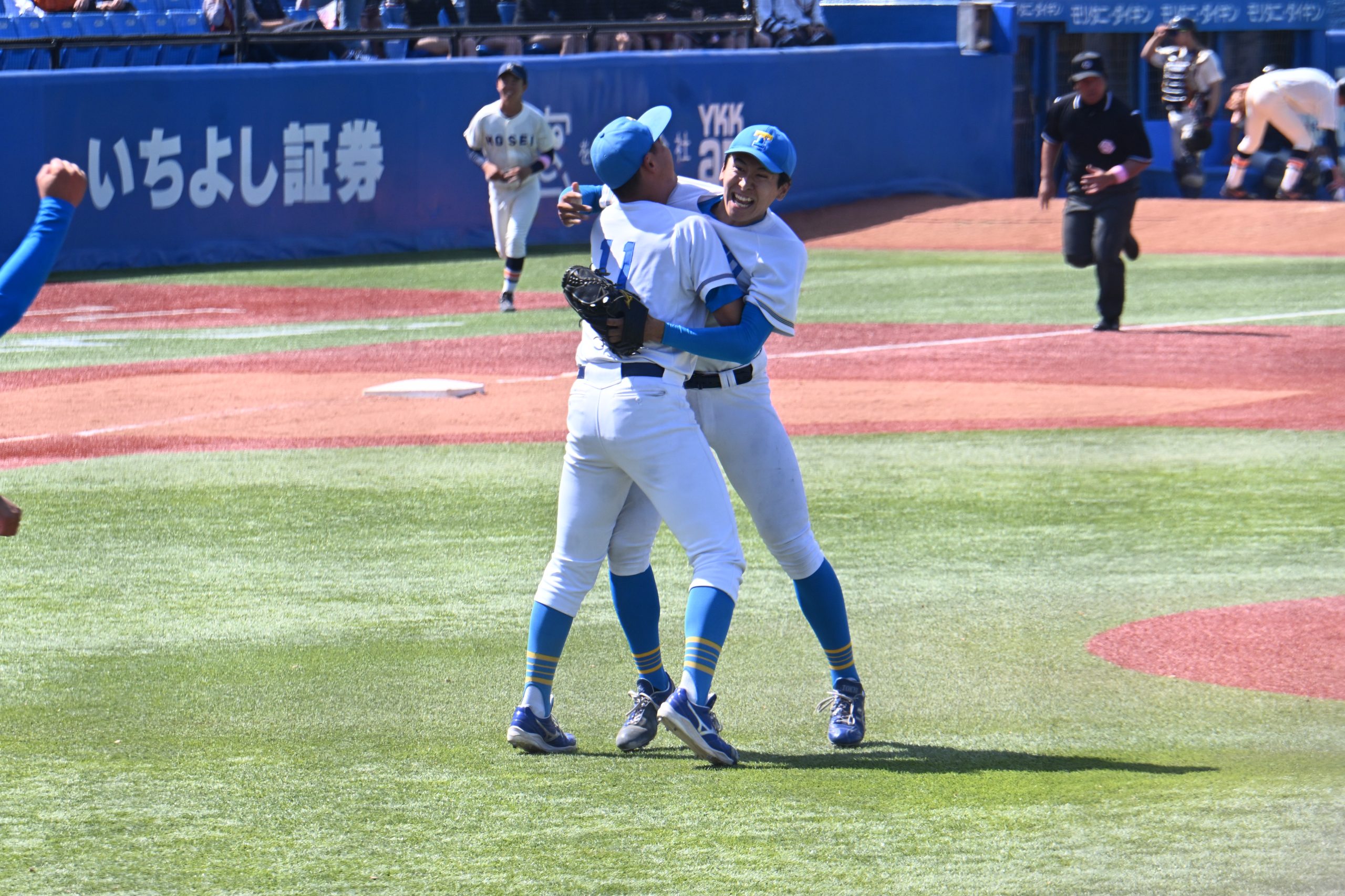 東京六大学野球観戦のすすめ 神宮球場に行こう! 2026 - 正義 東京六大学野球観戦のすすめ 神宮球場に行こう! 2026 jing nosusume kou 2026 <img loading="lazy" decoding="async" class="aligncenter size-full wp-image-94885" data-src="https://iustitia. Bg/wp-content/uploads/2026/09/jing-nosusume-kou-2026. Webp" alt="" width="2560" height="1707" data-srcset="https://iustitia. Bg/wp-content/uploads/2026/09/jing-nosusume-kou-2026. Webp 2560w, https://iustitia. Bg/wp-content/uploads/2026/09/jing-nosusume-kou-2026-1. Webp 300w, https://iustitia. Bg/wp-content/uploads/2026/09/jing-nosusume-kou-2026-2. Webp 1024w, https://iustitia. Bg/wp-content/uploads/2026/09/jing-nosusume-kou-2026-3. Webp 768w, https://iustitia. Bg/wp-content/uploads/2026/09/jing-nosusume-kou-2026-4. Webp 1536w, https://www. Todaishimbun. Org/wp-content/uploads/2026/09/b4883b170ac4691542dd5b584fb20b91-2048x1366. Png 2048w" data-sizes="auto, (max-width: 2560px) 100vw, 2560px"... Iustitia. Bg 東京六大学野球観戦のすすめ 神宮球場に行こう! 2026 2026-09-11 02:00:47 正義