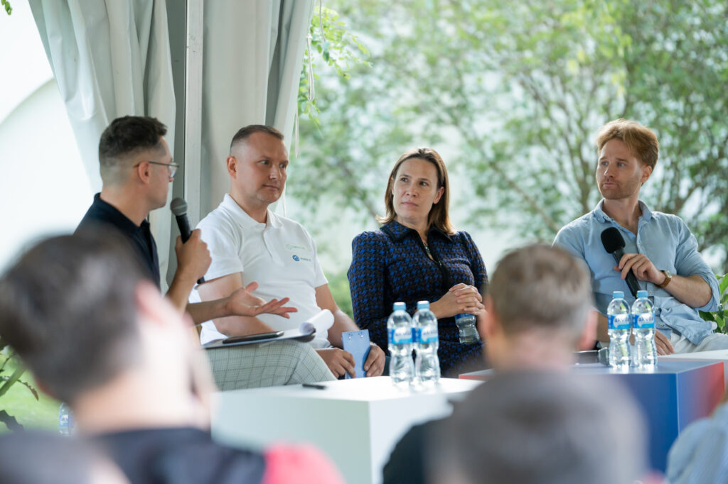 Kai apgaulė skamba kaip tiesa: kodėl sukčiams nebereikia jūsų slaptažodžio 2026 - teisingumas - iustitia. Bg Kai apgaulė skamba kaip tiesa: kodėl sukčiams nebereikia jūsų slaptažodžio 2026 kai apgaul skamba kaip tiesa kod suk iams nebereikia sl 1 iustitia. Bg skaitmeninio sukčiavimo schemos tampa vis sunkiau atpažįstamos: nusikaltėliai ne tik išnaudoja žmogaus skubėjimą, baimę ar pasitikėjimą, bet ir pasitelkia dirbtinį intelektą,... Kai apgaulė skamba kaip tiesa: kodėl sukčiams nebereikia jūsų slaptažodžio 2026 2026-09-09 13:40:21 teisingumas - iustitia. Bg
