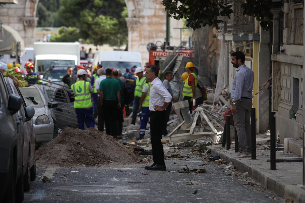 Δούκας για την έκρηξη στην λυσικράτους: υπάρχουν αγνοούμενοι – είναι μέσα σκυλιά και ερευνούν 2026 - δικαιοσυνη - iustitia. Bg Έκρηξη στην λυσικράτους δούκας για την έκρηξη στην λυσικράτους: υπάρχουν αγνοούμενοι – είναι μέσα σκυλιά και ερευνούν 2026 kas gia tin krixi stin lysikr toys rchoyn agnoo menoi n έκρηξη στην λυσικράτους «είναι μια πολύ δύσκολη κατάσταση. Είναι μεγάλης δύναμης η έκρηξη. Η καταστροφή είναι ακραία» δήλωσε έξω από το <a... Iustitia. Bg δούκας για την έκρηξη στην λυσικράτους: υπάρχουν αγνοούμενοι – είναι μέσα σκυλιά και ερευνούν 2026 2026-09-25 15:03:54 δικαιοσυνη - iustitia. Bg έκρηξη στην λυσικράτους