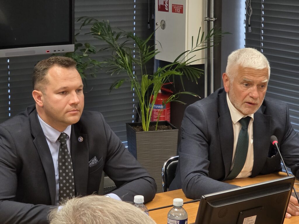 Verslo klaipėdos rajono verslas ministrui: paramos reikia ne tik pradžiai 2026 klaip dos rajono verslas ministrui paramos reikia tik p 1 verslo iustitia. Bg gargždų kultūros centre vykusiame susitikime ministras e. Grikšas ir jo komanda su rajono verslo atstovais aptarė verslui aktualius klausimus – nuo reklamos ir antrinių žaliavų... Klaipėdos rajono verslas ministrui: paramos reikia ne tik pradžiai 2026 2026-09-27 21:22:00 teisingumas - iustitia. Bg verslo
