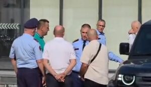 Kriminaliteti në Shkodër, kryepolici Hita “dush të ftohtë” vartësve, një orë mbledhje dhe kritika: Duhen rezultate, godisni krimin! 2026