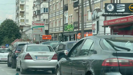 Куманово нема доволно велосипедски патеки, жителите се жалат дека возењето велосипед е голем ризик 2026 - правда - юстиция Куманово нема доволно велосипедски патеки, жителите се жалат дека возењето велосипед е голем ризик 2026 kumanovo nema dovolno velosipedski pateki zhitelite zha iustitia. Bg велосипедистите во куманово велат дека се плашат да ги користат своите велосипеди бидејќи веројатноста да настрадаат во сообраќајни несреќи е голема. Покрај недостатокот на... Куманово нема доволно велосипедски патеки, жителите се жалат дека возењето велосипед е голем ризик 2026 2026-09-21 08:46:21 правда - юстиция
