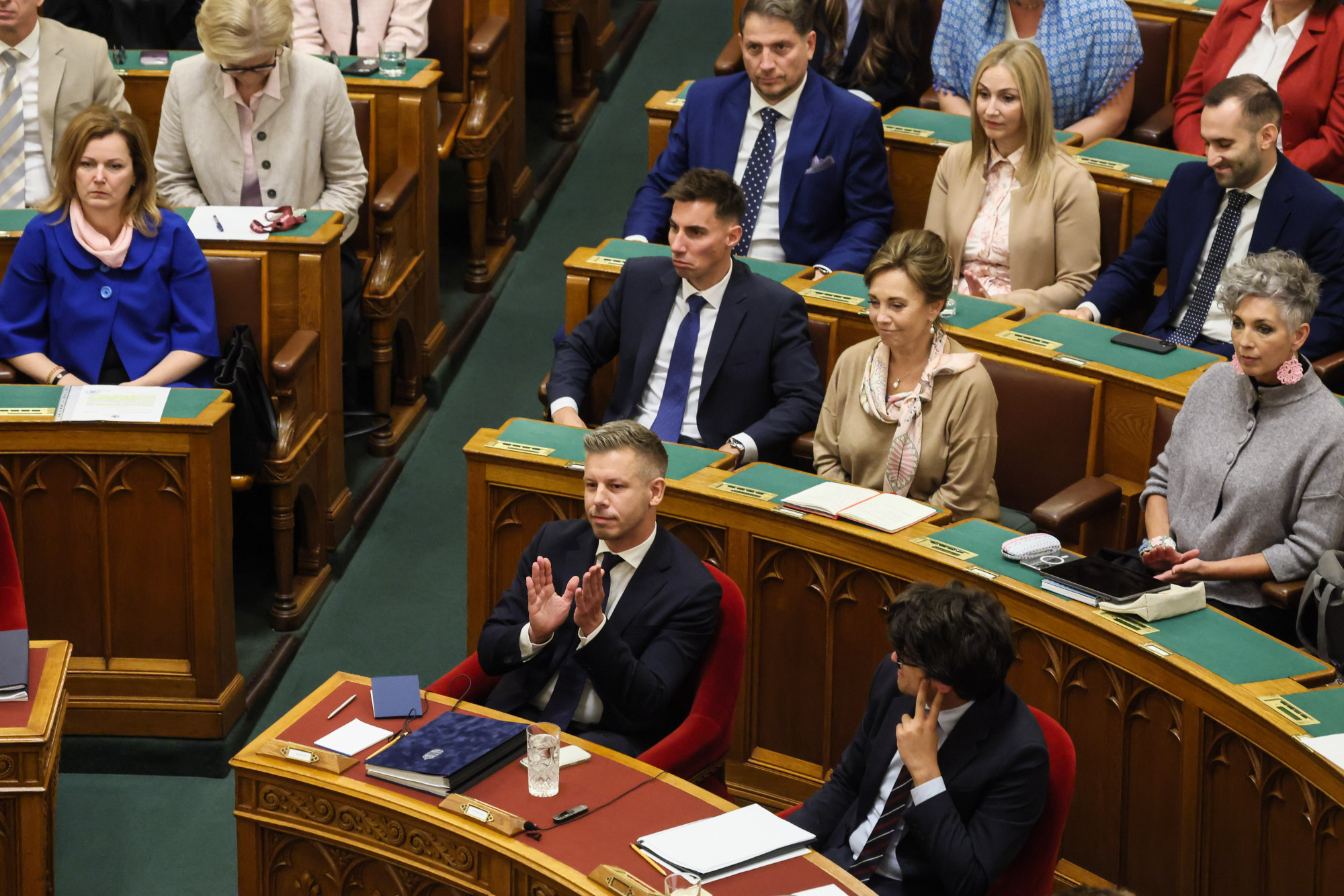 Mentelmi jogát magyar péter mentelmi jogát is felfüggesztette a parlament, elindulhat ellene az eljárás telefonlopás miatt 2026 magyar ter mentelmi jog felf ggesztette parlament elind mentelmi jogát a parlament hétfői plenáris ülése 139 igen szavazattal, egyhangú... Iustitia. Bg magyar péter mentelmi jogát is felfüggesztette a parlament, elindulhat ellene az eljárás telefonlopás miatt 2026 2026-09-28 09:13:14 igazságszolgáltatás - iustitia. Bg mentelmi jogát