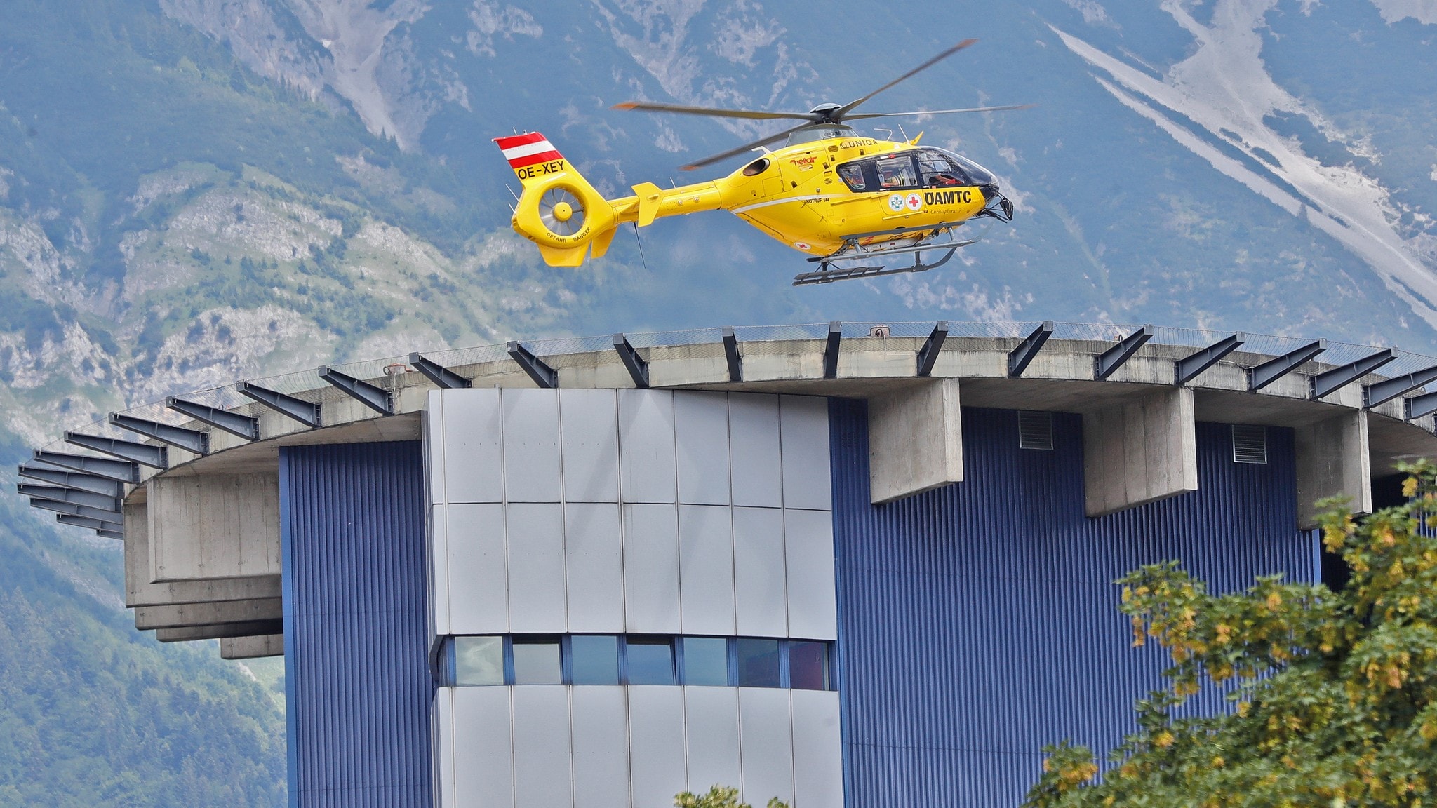 Mit heli in die klinik - verletzter nach irrem überholmanöver in tunnel 2026