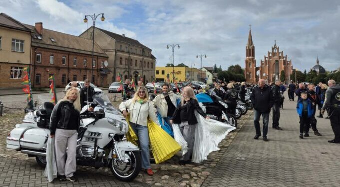 Motociklininkų kolona rokiškio gimtadienį skelbė „visu garsu“ 2026