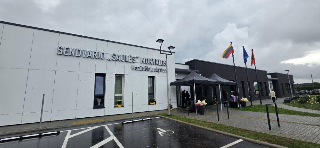 Naujas darželis mazūriškiuose: lauktas lyg vandens gurkšnis 2026 naujas dar elis maz kiuose lauktas lyg vandens gurk nis 69 iustitia. Bg rugsėjo 1-ąją mazūriškiuose, sendvario seniūnijoje, duris atvėrė naujai pastatytas darželis. Į naująją ugdymo įstaigą šiemet įžengė 150 rajono vaikų. Sendvario seniūnija... Naujas darželis mazūriškiuose: lauktas lyg vandens gurkšnis 2026 2026-09-04 08:05:26 teisingumas - iustitia. Bg