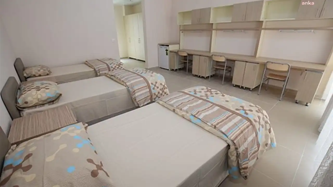 Üniversite öğrencileri dikkat: KYK yurt ücretlerine zam geldi! 2026