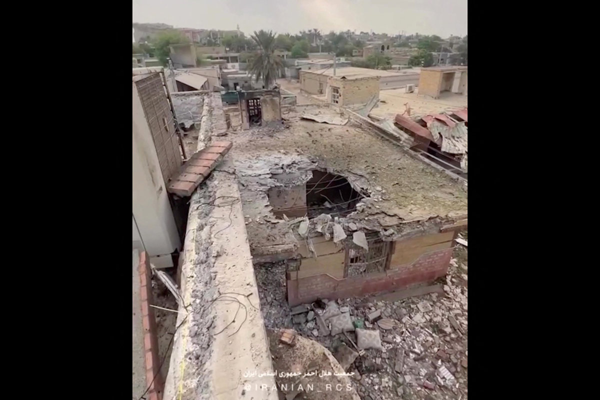 分析によると、イランの結婚式で起きた死者を伴う爆発は、米軍の弾薬が直撃した可能性が高い 2026 - 正義 This video grab taken from footage released by the iranian red crescent society on september 2, 2026 shows what it says is the aftermath of us strike on a wedding ceremony in southern sirik county in hormozgan province in southern iran.
