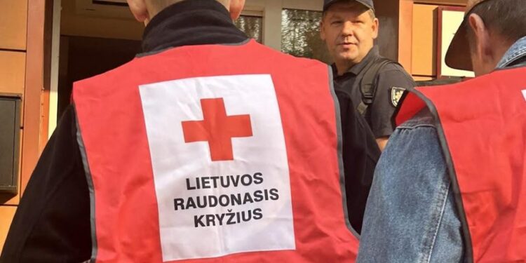 Atėjo padėti savanoriams ir tapo civilinės saugos ambasadoriumi: deivydas kitus moko būti pasiruošusius 2026 - teisingumas - iustitia. Bg Atėjo padėti savanoriams ir tapo civilinės saugos ambasadoriumi: deivydas kitus moko būti pasiruošusius 2026
