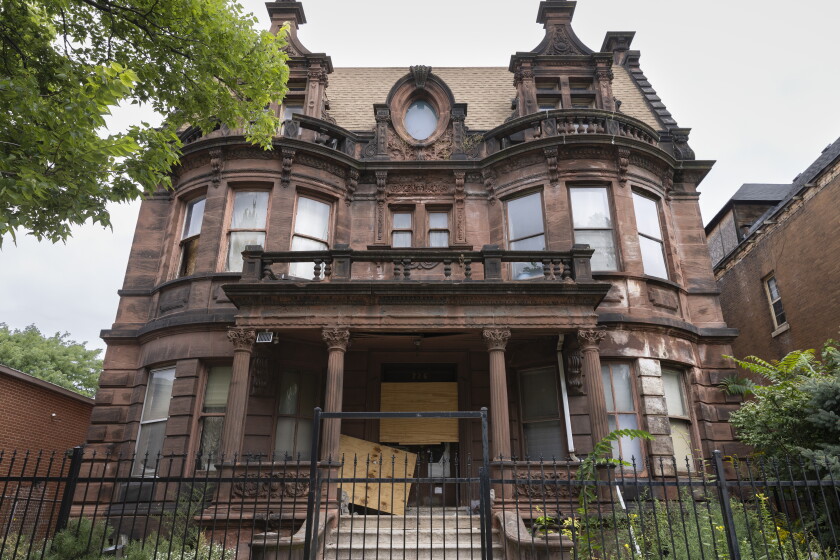 Landmarks Illinois and Preservation Chicago want the O'Leary Mansion at 726 W. Garfield Blvd. to receive preliminary landmark status.