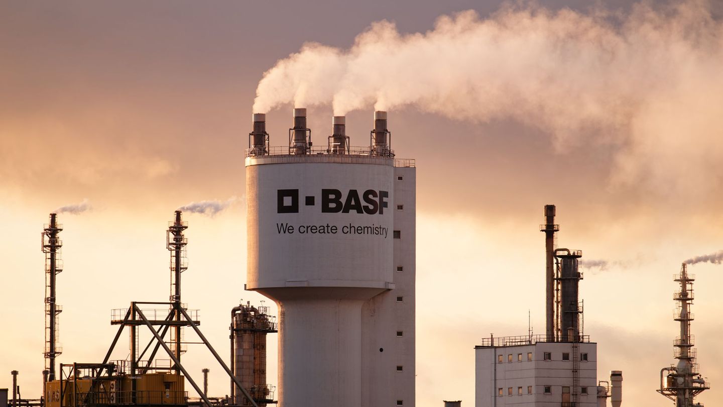 Quartalsbericht: chemie-industrie profitiert vom nahost-konflikt 2026