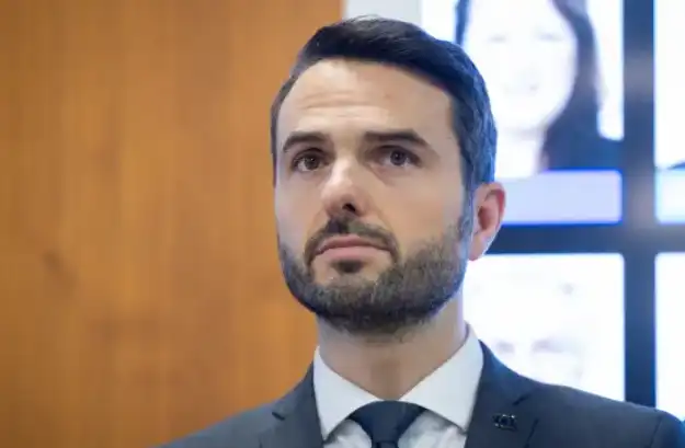 Nsi sedaj tudi tonin v kleščah politične represije, “svobodnjaki” pa se hihitajo ob maščevanju, ker nsi ni pristala na vlogo “žlahtne konservativne stranke” 2026 sedaj tudi tonin kle politi represije svobodnjaki hihit nsi piše: g. B.  
evropski poslanec iz vrst nsi matej tonin se je znašel v precej veliki godlji. Potem ko mu je evropski... Iustitia. Bg sedaj tudi tonin v kleščah politične represije, “svobodnjaki” pa se hihitajo ob maščevanju, ker nsi ni pristala na vlogo “žlahtne konservativne stranke” 2026 2026-09-25 13:24:23 pravosodje - iustitia. Bg nsi