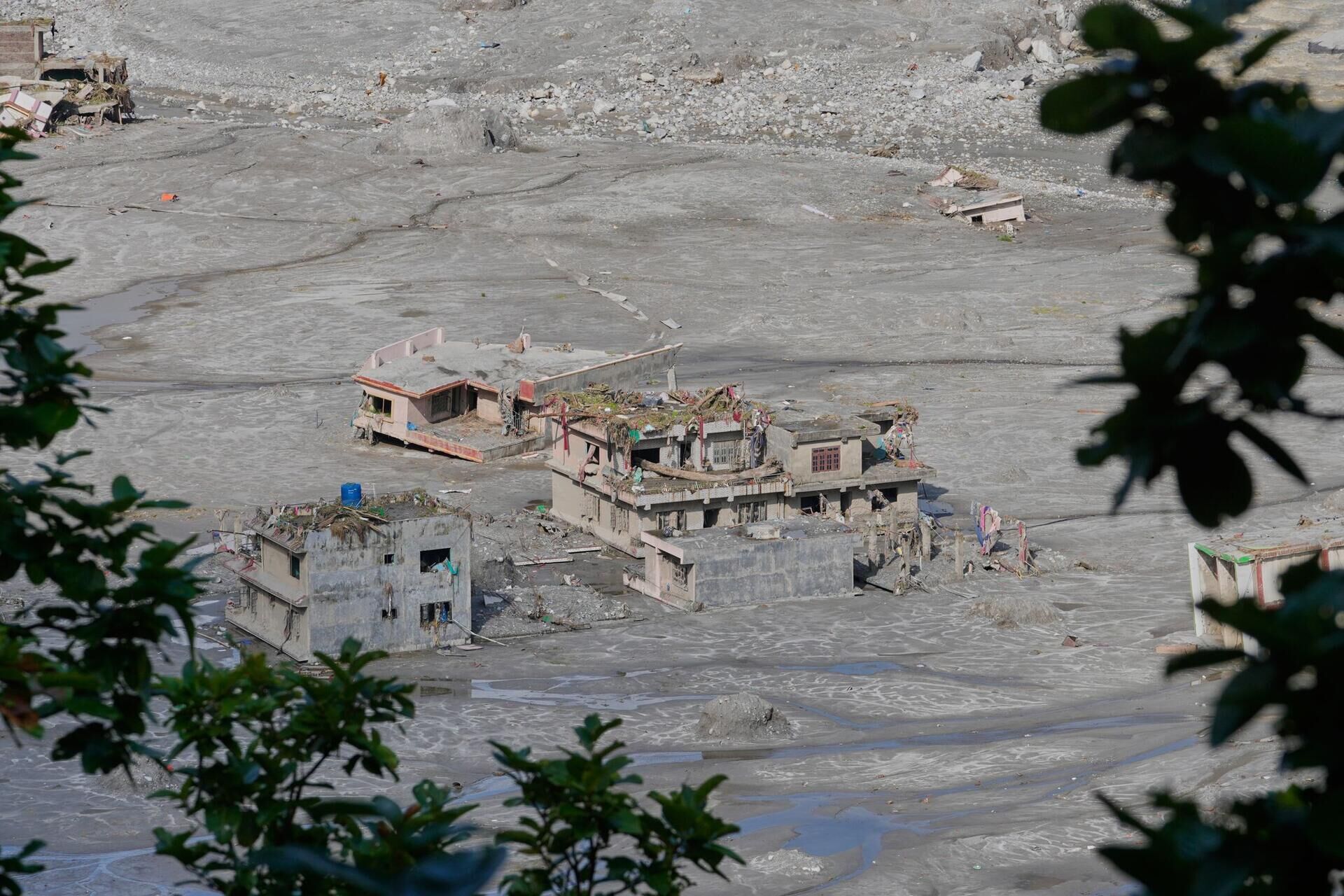 Sturzflut in nepal sturzflut in nepal: alltag zwischen trauer und wiederaufbau 2026 sturzflut nepal alltag zwischen trauer und wiederaufbau 1 sturzflut in nepal verfasst von:dirk godder und roshan sedhai, dpa auch einen monat nach der sturzflutkatastrophe in nepal und... Iustitia. Bg sturzflut in nepal: alltag zwischen trauer und wiederaufbau 2026 2026-09-25 05:25:00 iustitia. Bg - gerechtigkeit sturzflut in nepal
