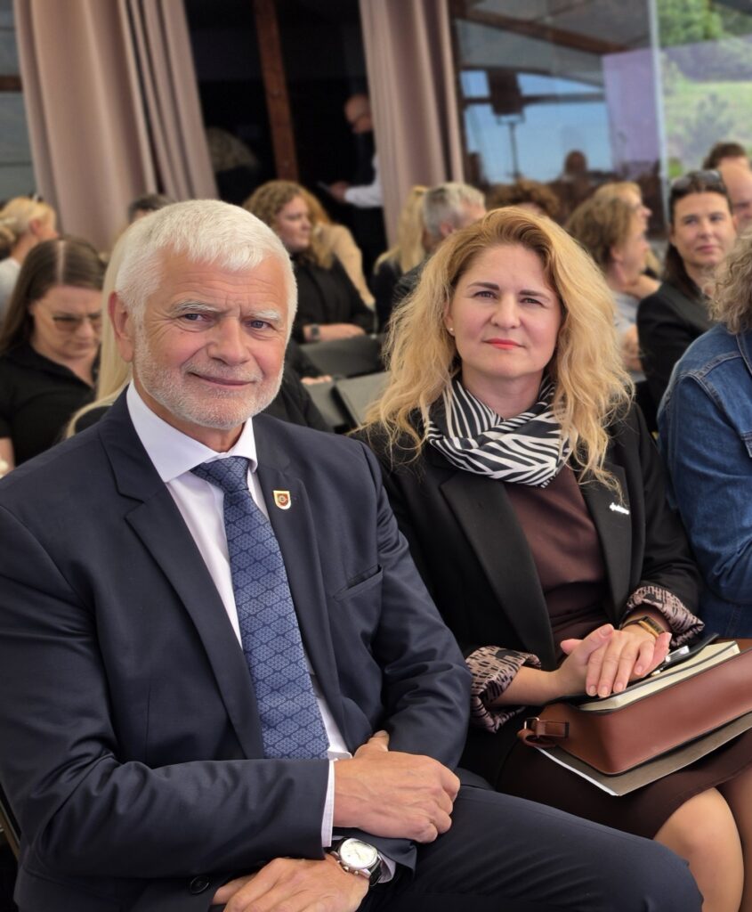 Kultūros svencelėje – klaipėdos rajono kultūros forumas 2026 svencel klaip dos rajono kult ros forumas 2026 199 kultūros iustitia. Bg rugsėjo mėnesį lietuva oficialiai mini kultūros dieną, kuri kviečia visuomenę atsigręžti į gilias mūsų šalies kultūros šaknis, įvertinti meno kūrėjų indėlį ir kartu kurti... Svencelėje – klaipėdos rajono kultūros forumas 2026 2026-09-24 11:02:29 teisingumas - iustitia. Bg kultūros