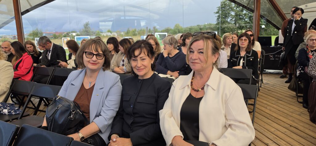 Klaipėdos rajono svencelėje – klaipėdos rajono kultūros forumas 2026 svencel klaip dos rajono kult ros forumas 2026 206 klaipėdos rajono iustitia. Bg rugsėjo mėnesį lietuva oficialiai mini kultūros dieną, kuri kviečia visuomenę atsigręžti į gilias mūsų šalies kultūros šaknis, įvertinti meno kūrėjų indėlį ir kartu kurti... Svencelėje – klaipėdos rajono kultūros forumas 2026 2026-09-24 11:08:29 teisingumas - iustitia. Bg klaipėdos rajono