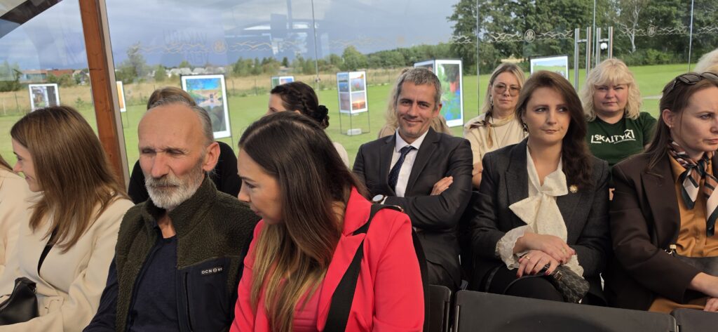 Kultūros svencelėje – klaipėdos rajono kultūros forumas 2026 svencel klaip dos rajono kult ros forumas 2026 221 kultūros iustitia. Bg rugsėjo mėnesį lietuva oficialiai mini kultūros dieną, kuri kviečia visuomenę atsigręžti į gilias mūsų šalies kultūros šaknis, įvertinti meno kūrėjų indėlį ir kartu kurti... Svencelėje – klaipėdos rajono kultūros forumas 2026 2026-09-24 11:02:29 teisingumas - iustitia. Bg kultūros