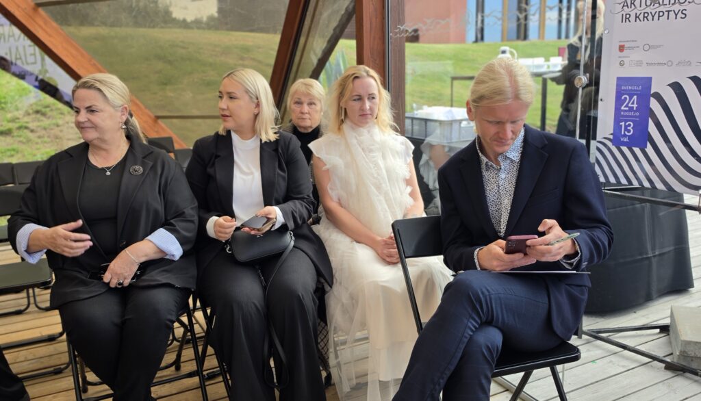 Klaipėdos rajono svencelėje – klaipėdos rajono kultūros forumas 2026 svencel klaip dos rajono kult ros forumas 2026 226 klaipėdos rajono iustitia. Bg rugsėjo mėnesį lietuva oficialiai mini kultūros dieną, kuri kviečia visuomenę atsigręžti į gilias mūsų šalies kultūros šaknis, įvertinti meno kūrėjų indėlį ir kartu kurti... Svencelėje – klaipėdos rajono kultūros forumas 2026 2026-09-24 11:08:29 teisingumas - iustitia. Bg klaipėdos rajono