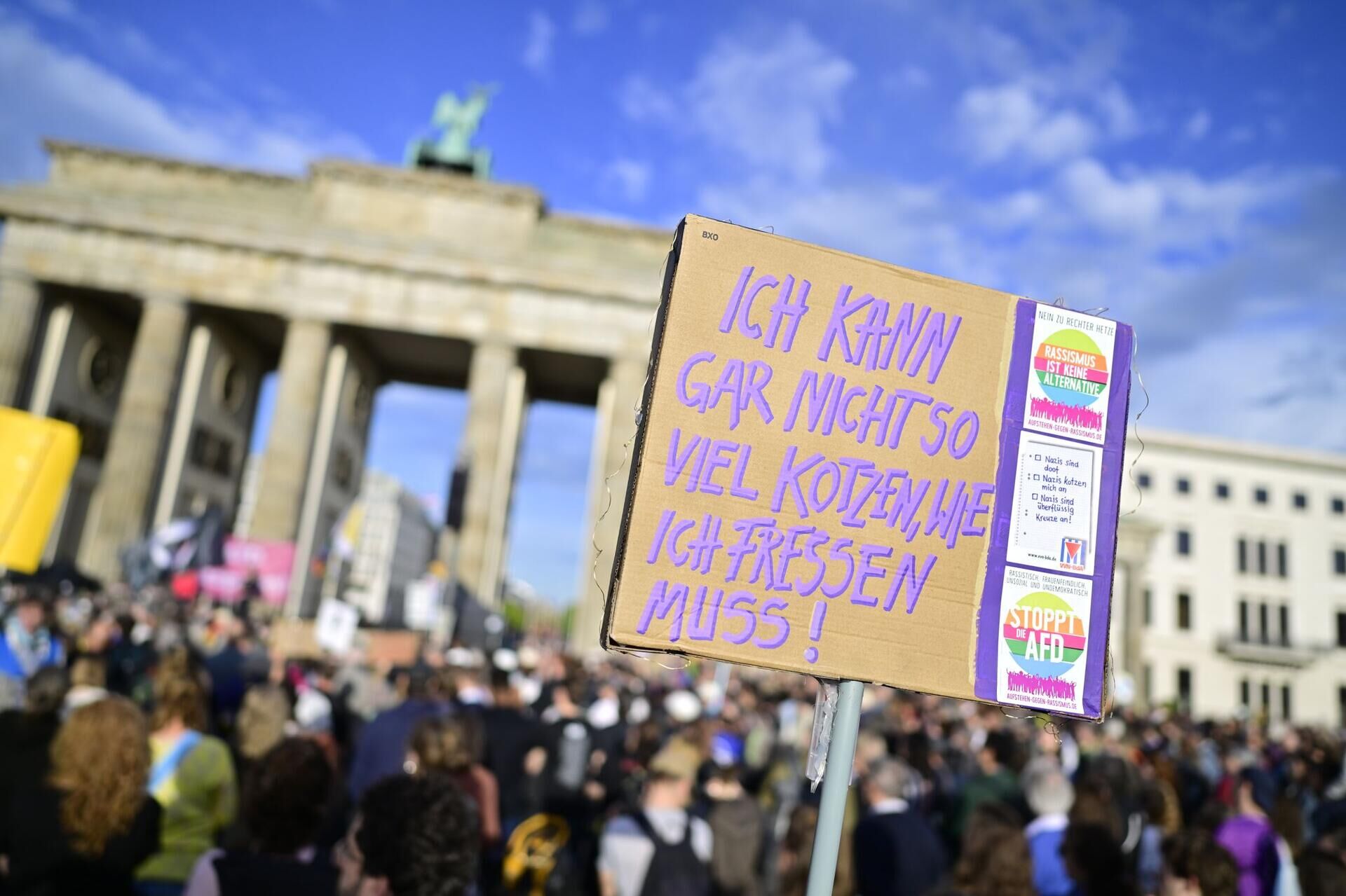 Tausende protestieren gegen die afd 2026 tausende protestieren gegen die afd 2026 2 verfasst von:dpa tausende menschen im ganzen land haben gegen die afd protestiert. Nach dem klaren sieg der... Iustitia. Bg tausende protestieren gegen die afd 2026 2026-09-07 21:44:00 iustitia. Bg - gerechtigkeit