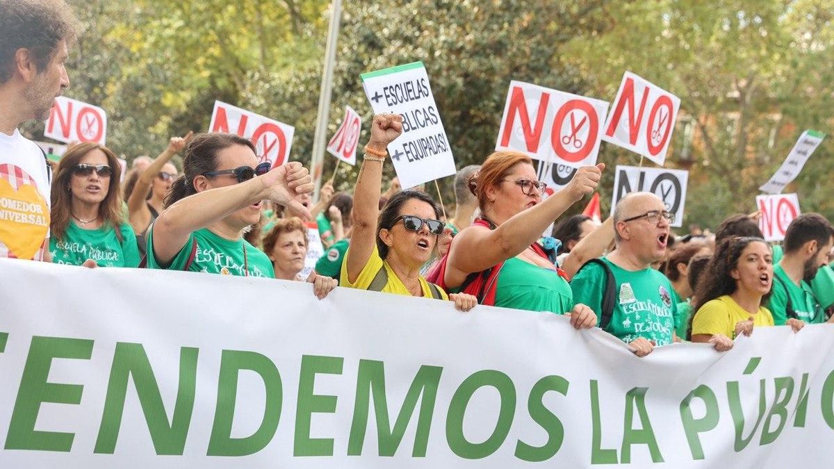 Una marea verde por la educación pública desborda madrid y termina junto a la acampada por la vivienda en sol: “tenemos los mismos enemigos” 2026 - justicia - iustitia. Bg Los manifestantes reclaman el fin de los recortes y las privatizaciones en la educación pública, así como que no se destinen fondos a la enseñanza privada concertada