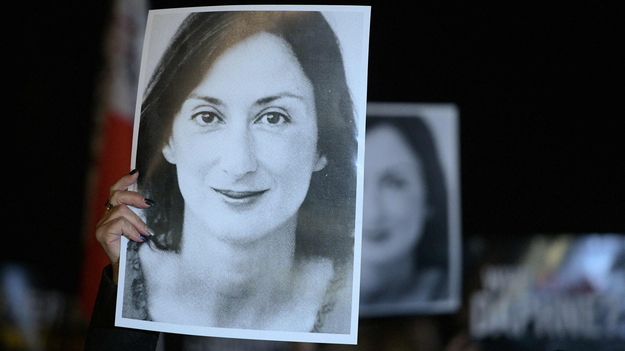Unerwartete wende - mord an journalistin: unternehmer freigesprochen 2026