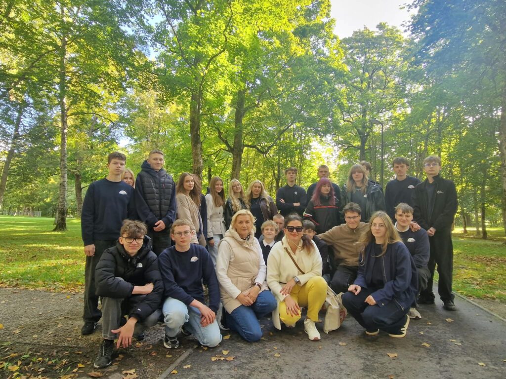 „vaivorykštės“ gimnazistų pagarbus dėmesys holokaustui 2026 - teisingumas - iustitia. Bg Žydų „vaivorykštės“ gimnazistų pagarbus dėmesys holokaustui 2026 vaivoryk gimnazist pagarbus mesys holokaustui 2026 4 žydų iustitia. Bg 2026 metais minime 85-ąsias holokausto pradžios lietuvoje metines. Gimnazijos mokiniai bei mokytojai visą savaitę organizavo įvairias veiklas, įprasminančias istorinę... „vaivorykštės“ gimnazistų pagarbus dėmesys holokaustui 2026 2026-09-25 06:40:53 teisingumas - iustitia. Bg žydų