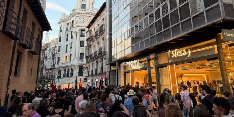 Valladolid se solidariza con maricarmen ante la sede de urbagestión: "su estrategia está muy naturalizada" 2026