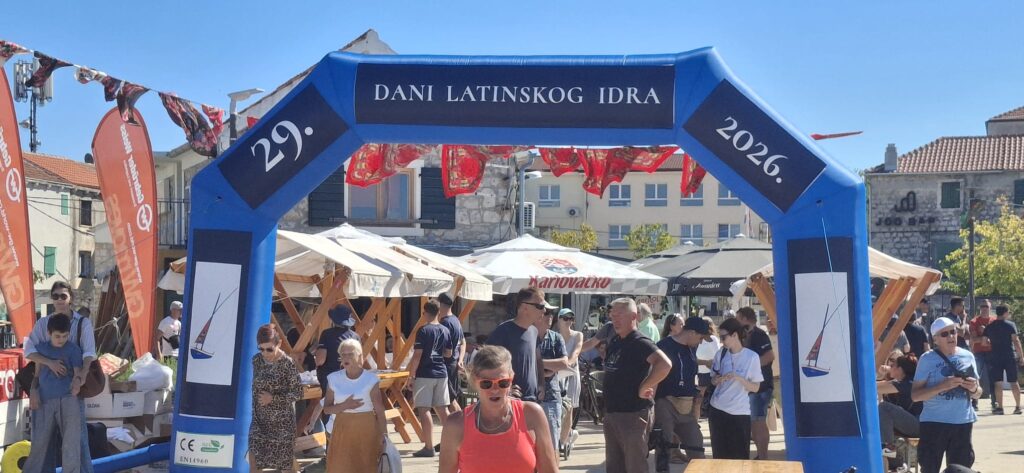 Velika regata latinsko idro i dalje jedri 2026 - pravda - iustitia. Bg Foto vjekoslav madunić velika regata latinsko idro i dalje jedri 2026 velika regata latinsko idro dalje jedri 2026 foto vjekoslav madunić iustitia. Bg u murteru postoji višestoljetna tradicija plovljenja brodom na jedra. Drveni leuti i gajete bili su prijevozno sredstvo za murterine do kornata, koje domaći izvorno nazivaju kurnati, gdje su imali svoje posjede,... Velika regata latinsko idro i dalje jedri 2026 2026-09-27 19:15:02 iustitia. Bg pravda - iustitia. Bg foto vjekoslav madunić