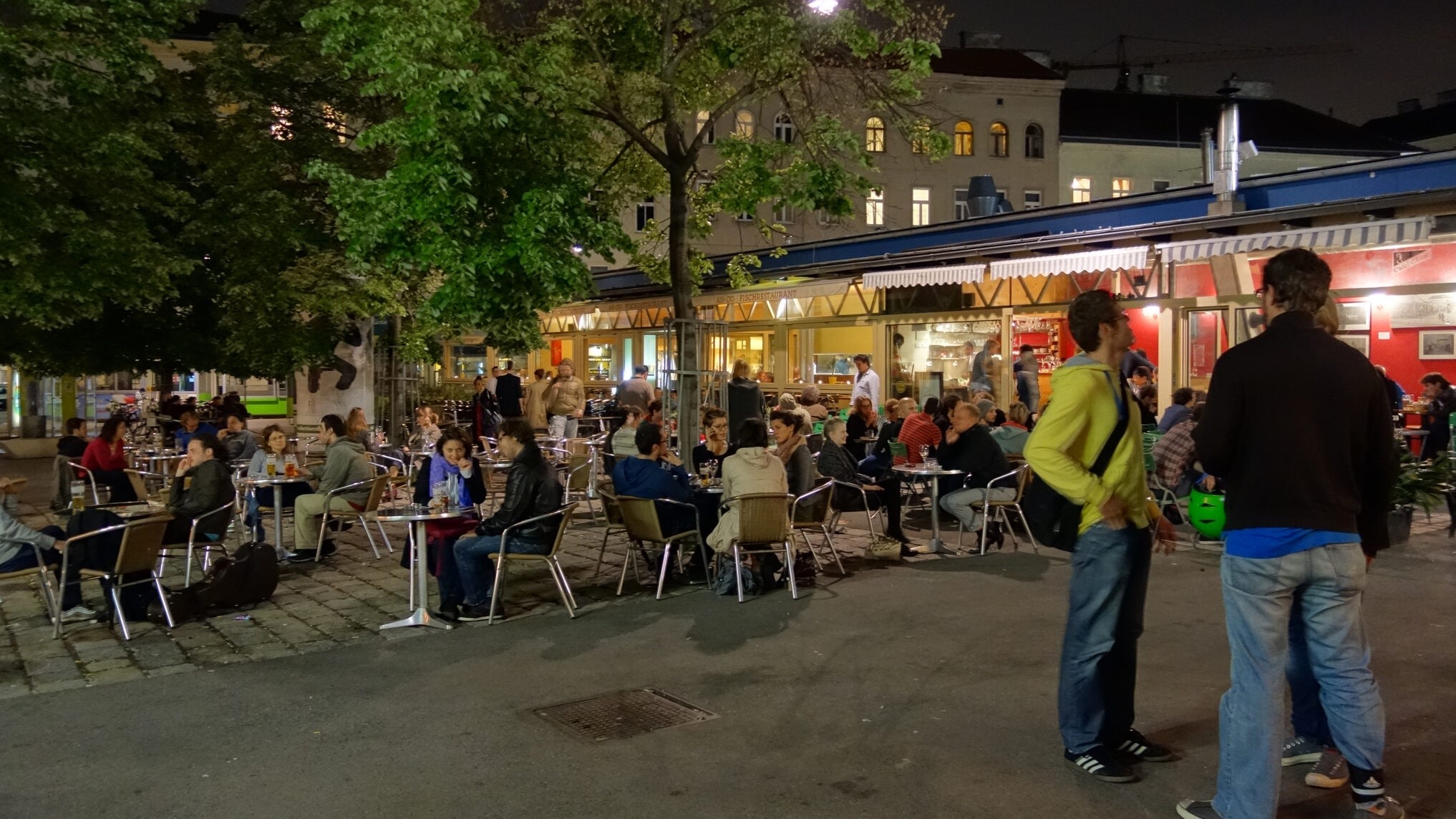 Vorstoß aus wien - wirte fordern: schanigärten bis mitternacht öffnen 2026