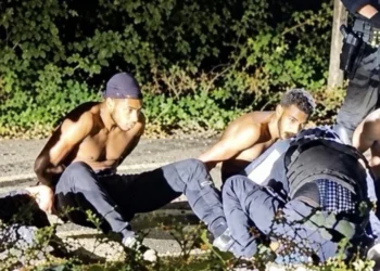 Βρετανοί υπήκοοι οι 5 άνδρες που συνελήφθησαν στη στρατιωτική βάση -πως τους έπιασαν 2026 - юстиция Βρετανοί υπήκοοι οι 5 άνδρες που συνελήφθησαν στη στρατιωτική βάση -πως τους έπιασαν 2026