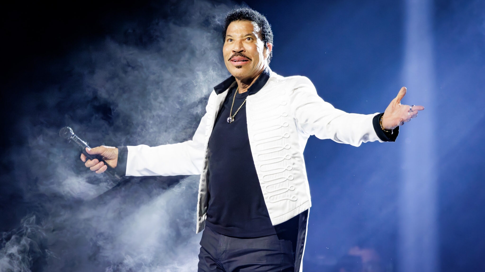 Wieder schwächeanfall - intensivstation! Sorge um sänger lionel richie 2026