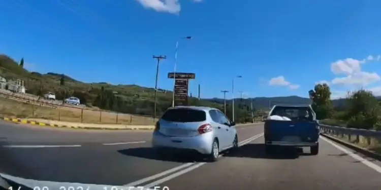 Αγρίνιο: κλάσματα δευτερολέπτου από τη μετωπική – η προσπέραση που καταγράφηκε σε βίντεο 2026 - δικαιοσυνη - iustitia. Bg Αγρίνιο: κλάσματα δευτερολέπτου από τη μετωπική – η προσπέραση που καταγράφηκε σε βίντεο 2026