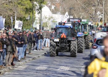 Agricultores concentram-se hoje no parlamento para exigir medidas de apoio 2026